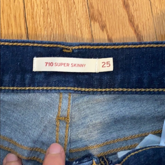 LEVIS 710 Skinny Jean in Novelty Indigo 25W - Picture 3 of 3
